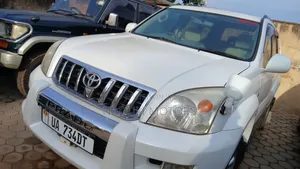 Toyota Land Cruiser Prado 2006 White