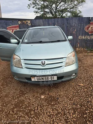 Toyota IST 2003 Green