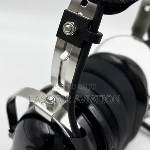 General Aviation Pilot Headset for Cessna 172 Training