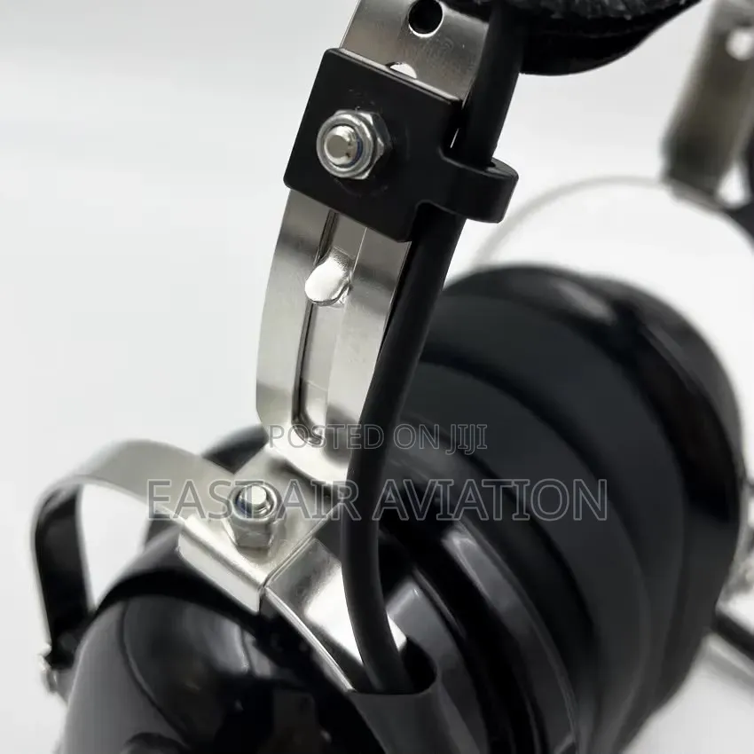 General Aviation Pilot Headset for Cessna 172 Training