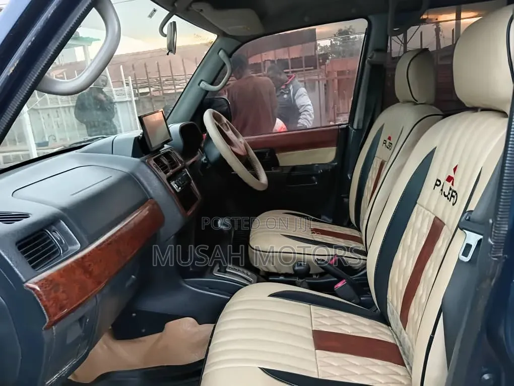 Mitsubishi Pajero IO 2004 Blue