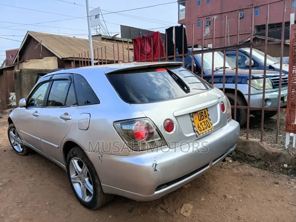 Toyota Altezza 2004 Silver