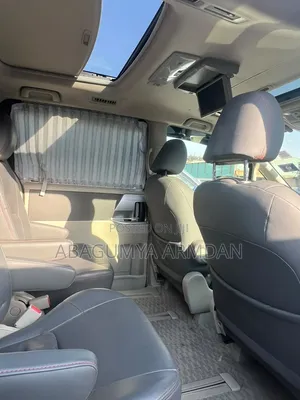 Toyota Noah 2.0 158hp AWD (7 Seater) 2012 Black