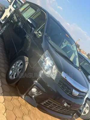 Toyota Noah 2.0 158hp AWD (7 Seater) 2012 Black