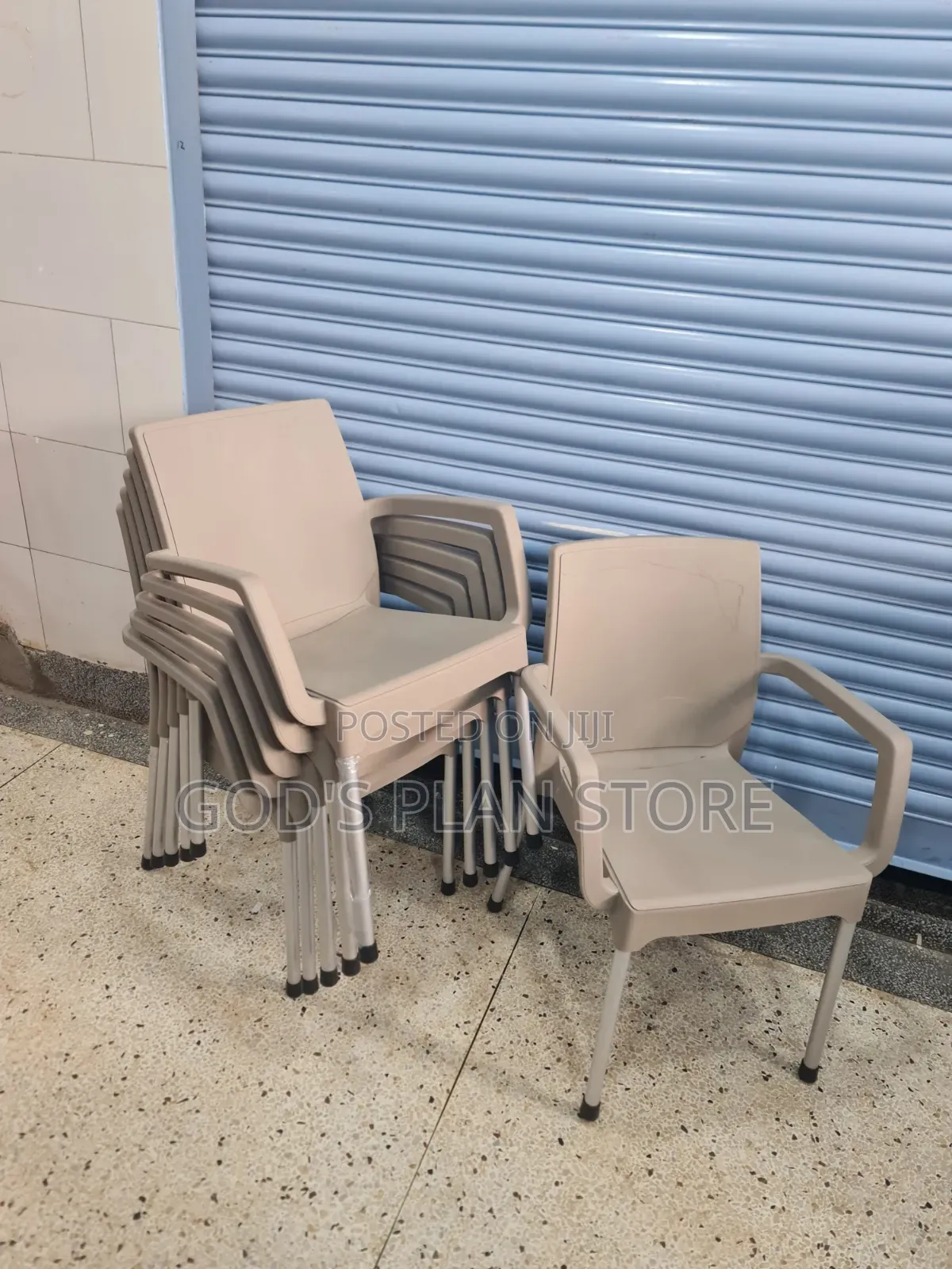 Gray Top Plastic Chairs Plastic Chairs With Metallic Legs