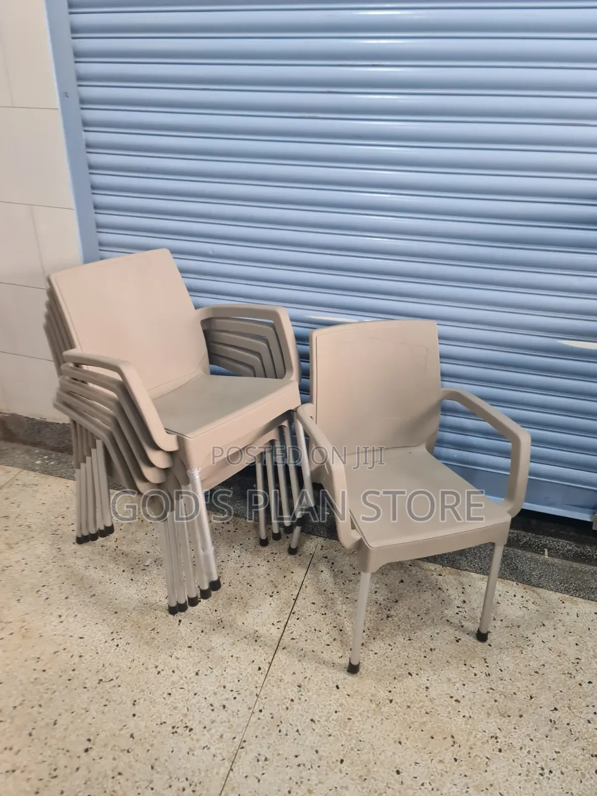 Gray Top Plastic Chairs Plastic Chairs With Metallic Legs
