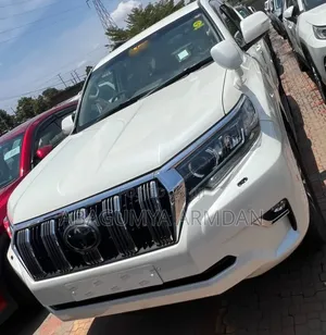 Toyota Land Cruiser Prado 2.7 2018 White