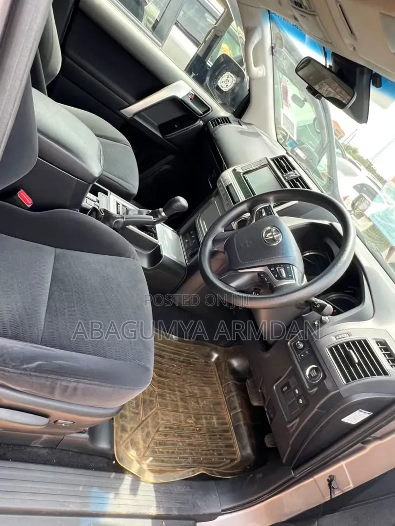Toyota Land Cruiser Prado 2.7 2018 Gold