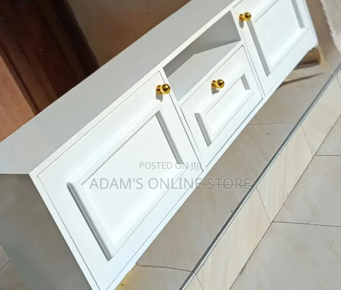 White TV Stand With Gold Nobes and Stand Suitable for 85inchecs