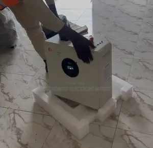 5kwh 24v (200ah) Lithium Ion Phosphate Battery for a Backup System
