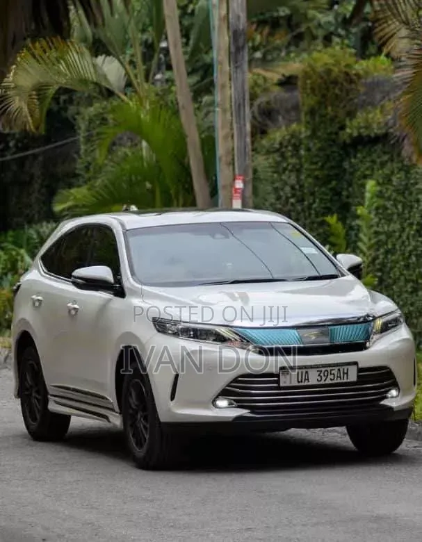 Toyota Harrier 2.0 2017 White