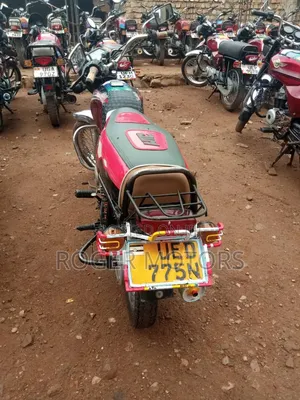 Bajaj Boxer 100 2018 Red