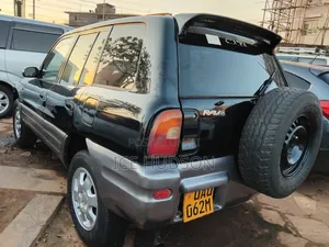 Toyota RAV4 Automatic 2000 Black