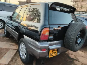 Toyota RAV4 Automatic 2000 Black