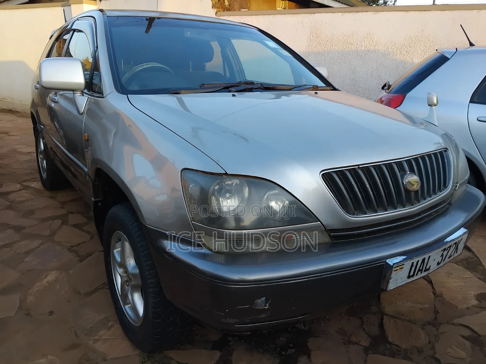 Toyota Harrier 2000 Silver