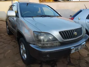 Toyota Harrier 2000 Silver