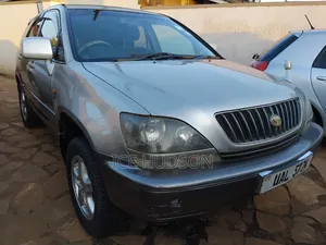 Toyota Harrier 2000 Silver