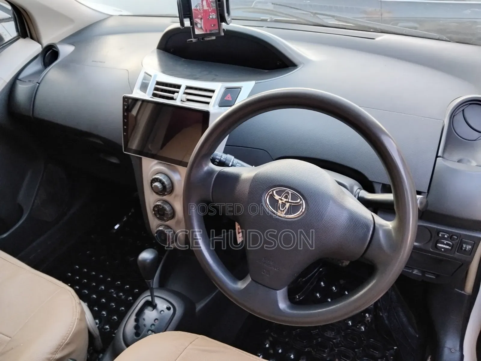 Toyota Vitz 2008 White