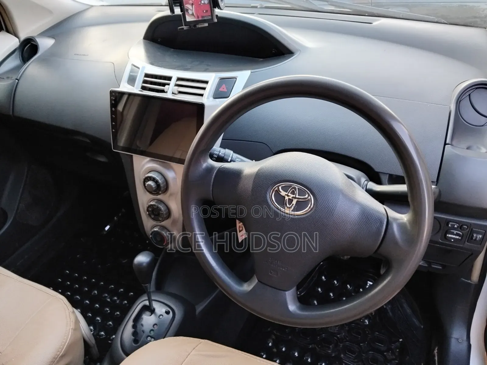 Toyota Vitz 2008 White