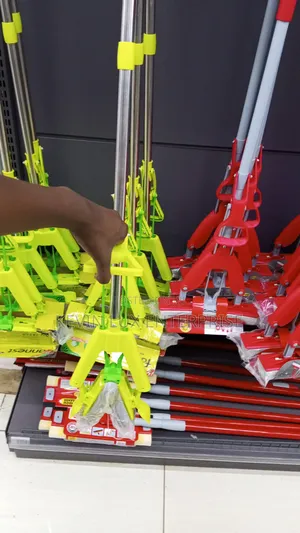 Self Squeeze Mechanism Mop