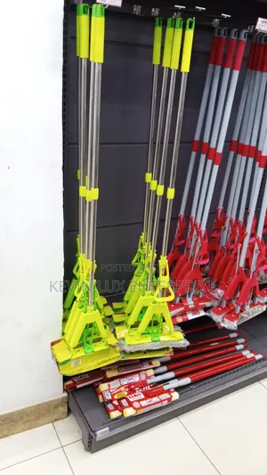 Self Squeeze Mechanism Mop