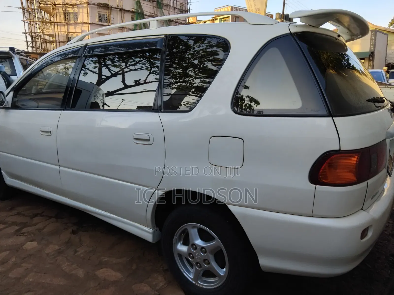Toyota Ipsum 2000 White