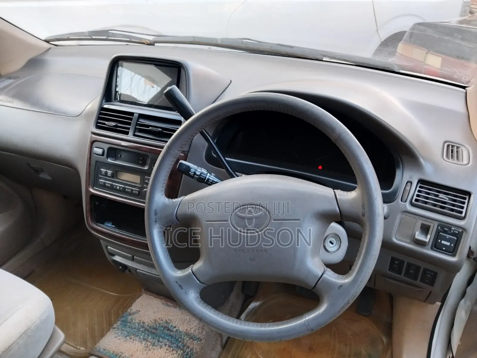 Toyota Ipsum 2000 White