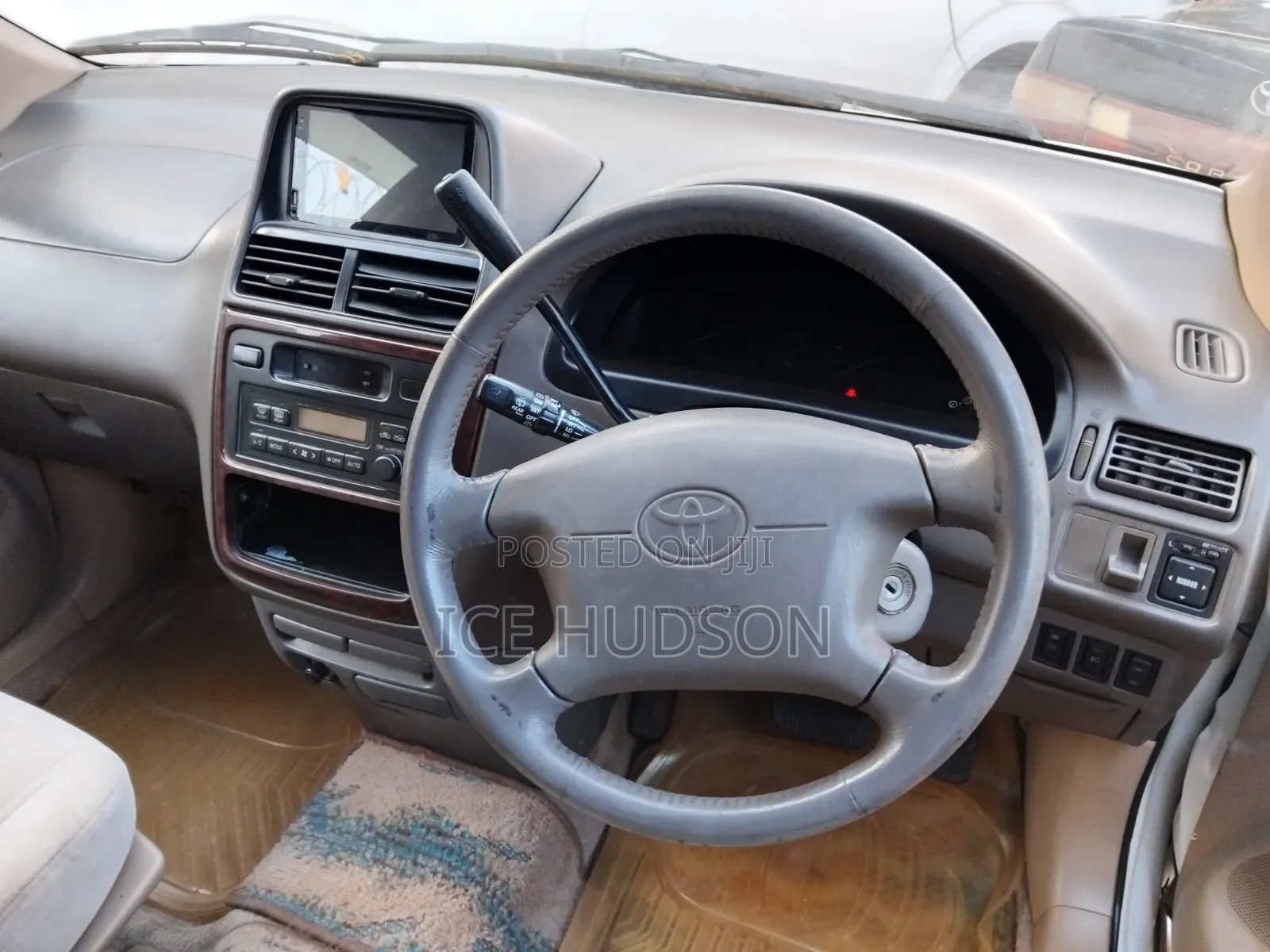 Toyota Ipsum 2000 White
