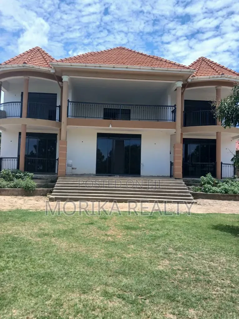 Furnished 6bdrm Mansion in Garuga, Central Division for sale