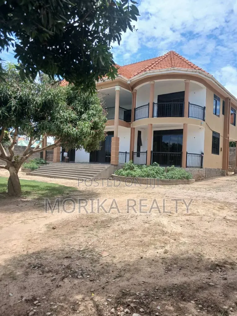 Furnished 6bdrm Mansion in Garuga, Central Division for sale