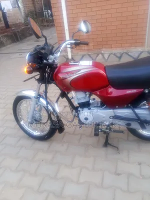 Bajaj Boxer 100 2026 Red