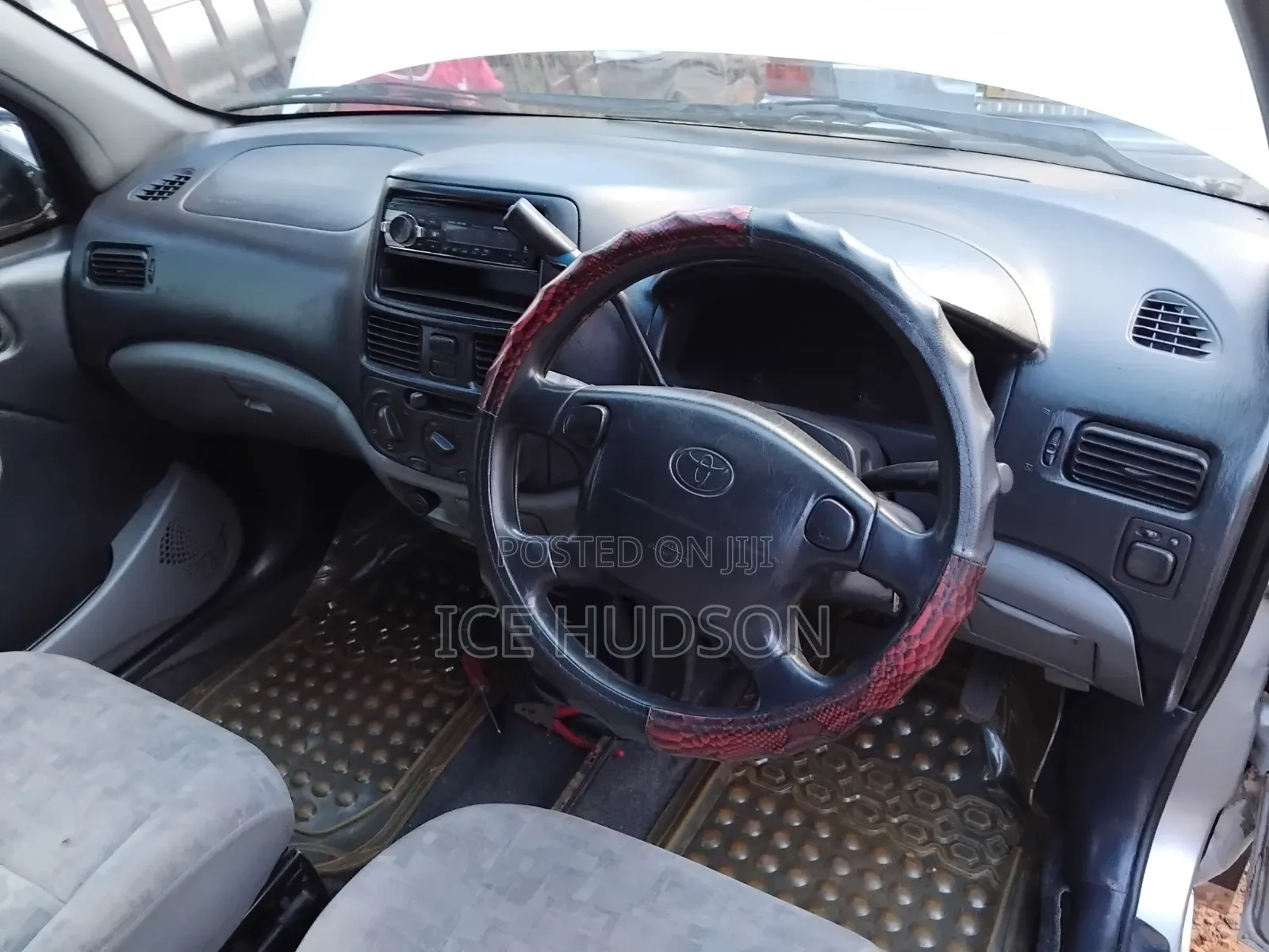 Toyota Raum 2002