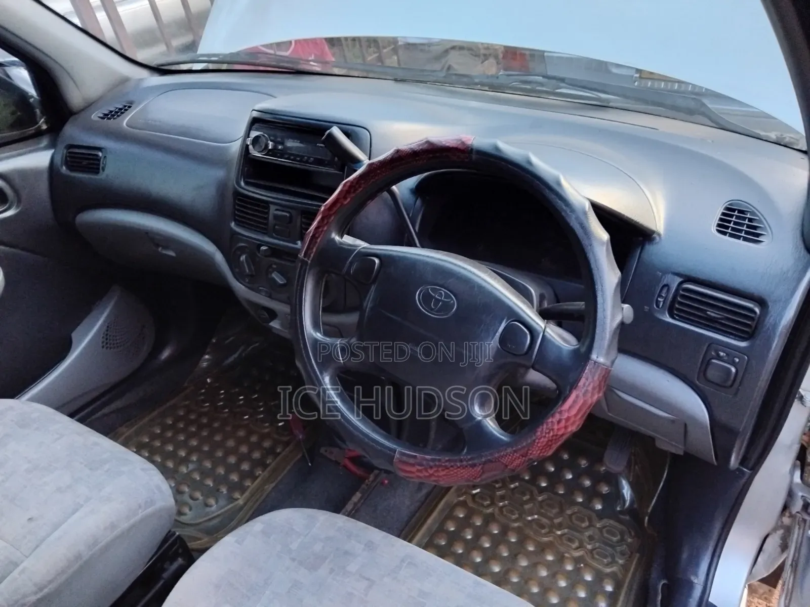 Toyota Raum 2002
