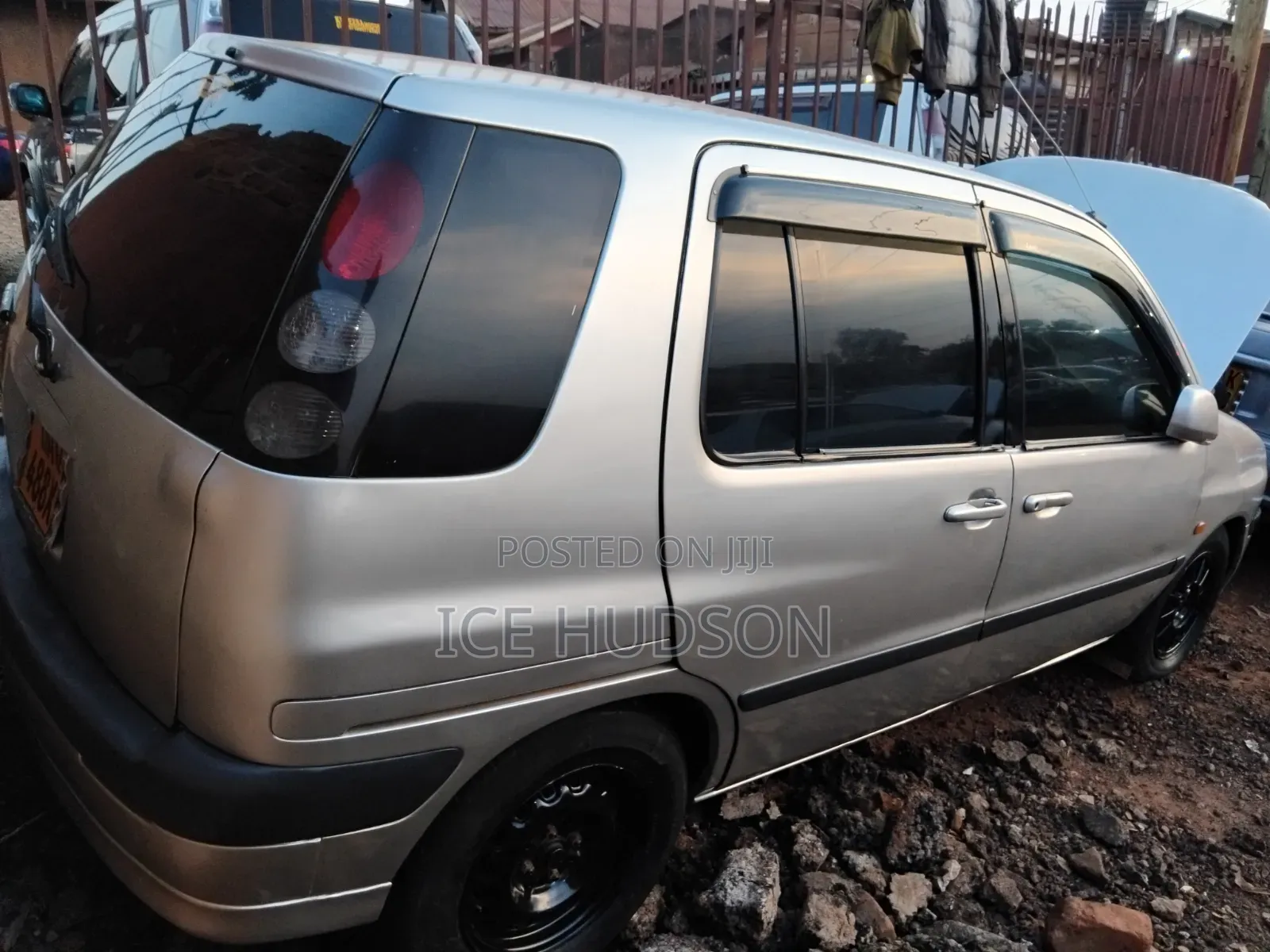 Toyota Raum 2002