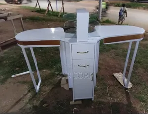 All in Nail Table