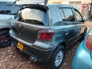 Toyota Vitz 2004