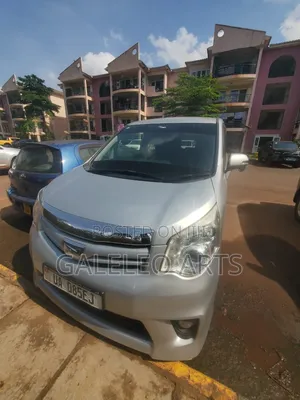 Toyota Noah 2012 Silver