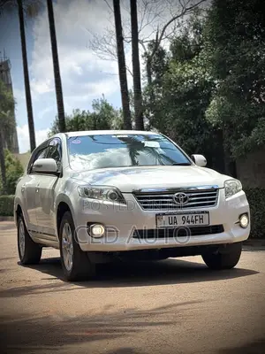 Toyota Vanguard 2012 White