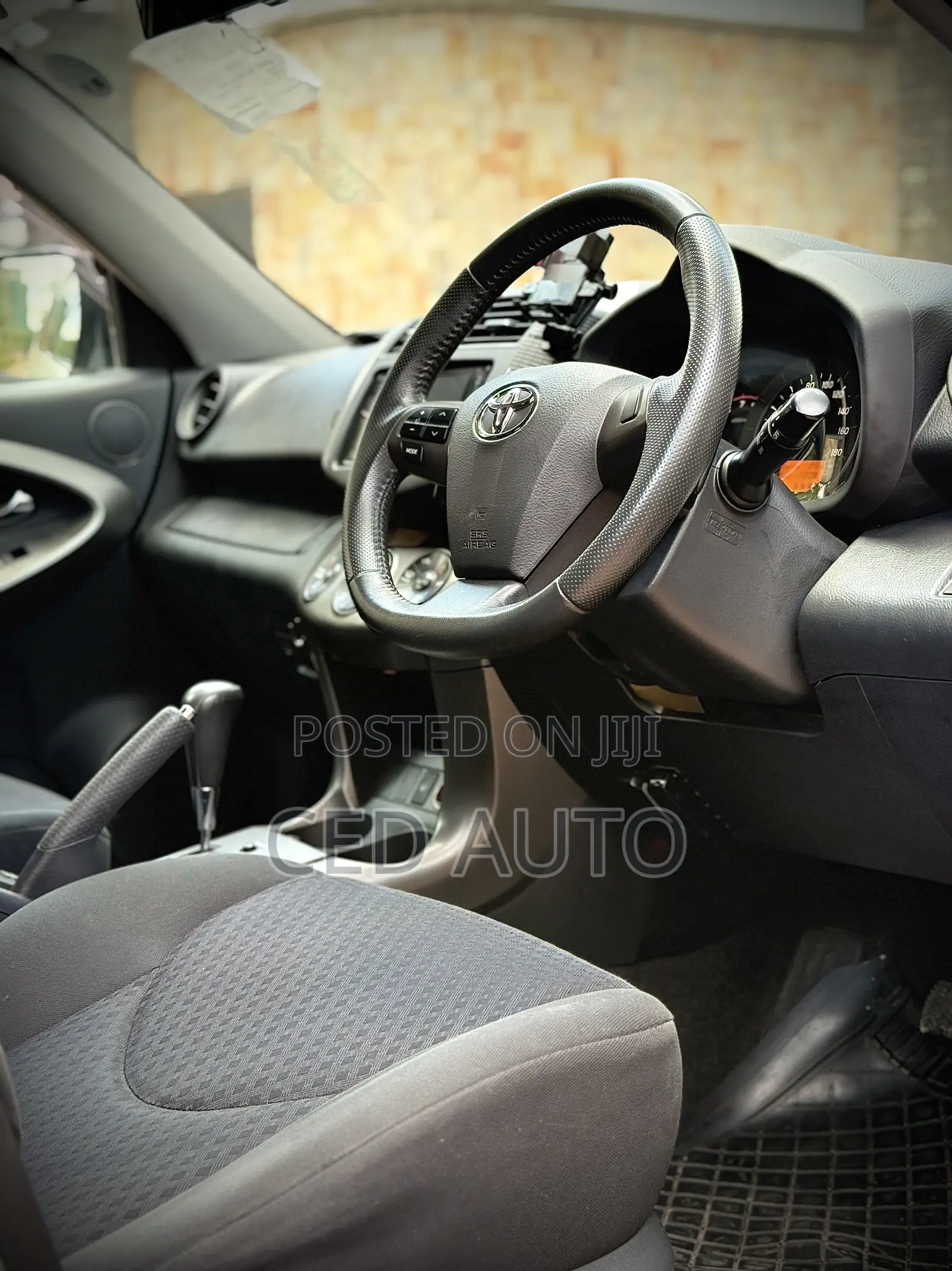 Toyota Vanguard 2012 White