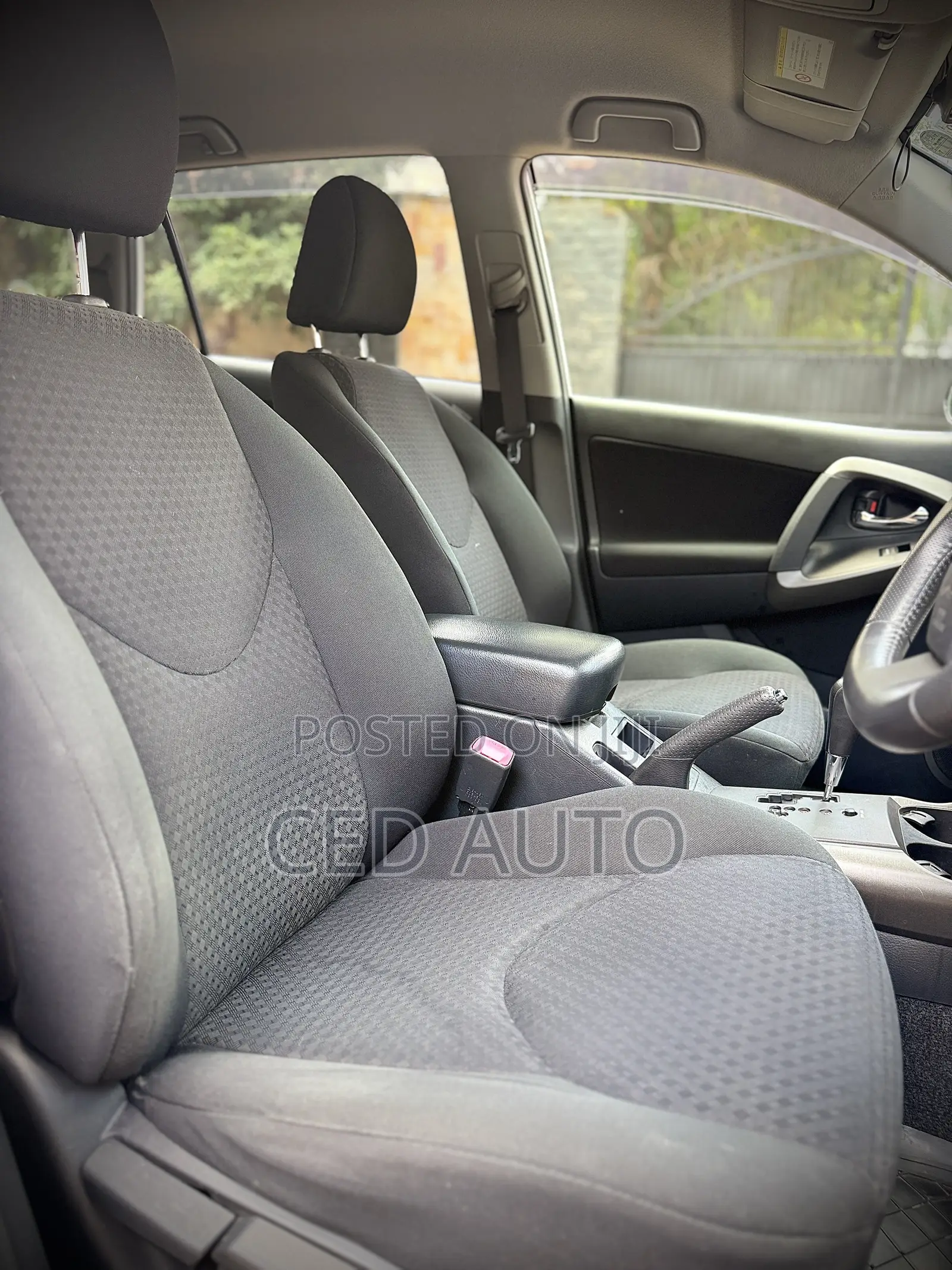 Toyota Vanguard 2012 White
