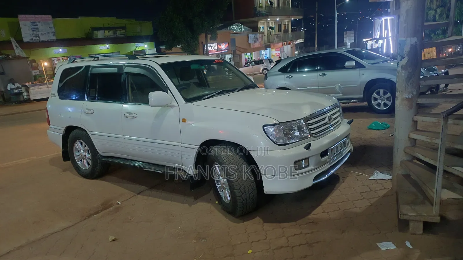 Toyota Land Cruiser HDJ 100 2000 White