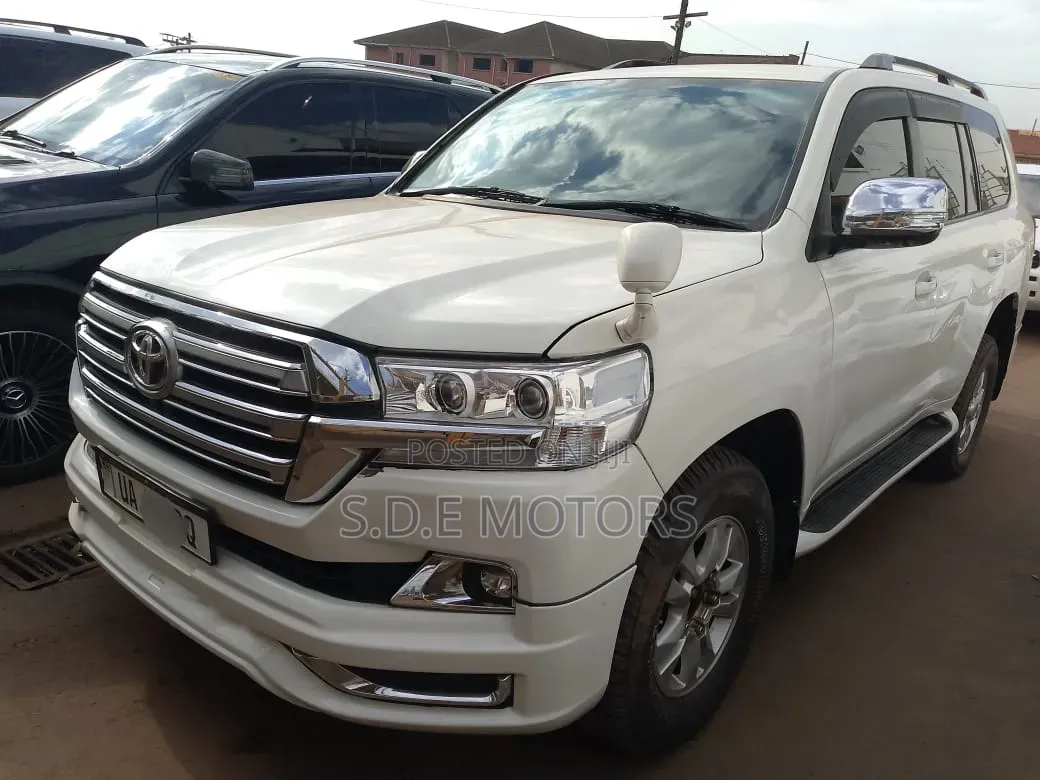 Toyota Land Cruiser 4.5 V8 GXR 2016 White