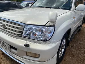 Toyota Land Cruiser HDJ 100 2000 White