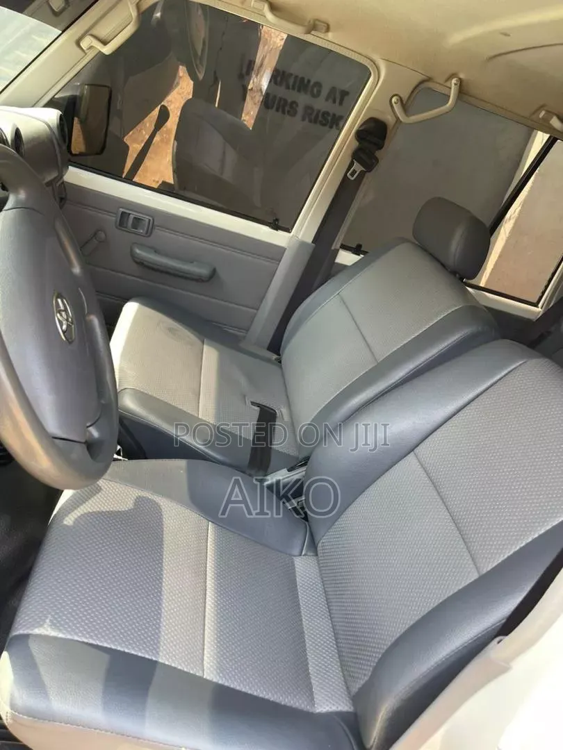 Toyota Land Cruiser 76 Series 2014 White