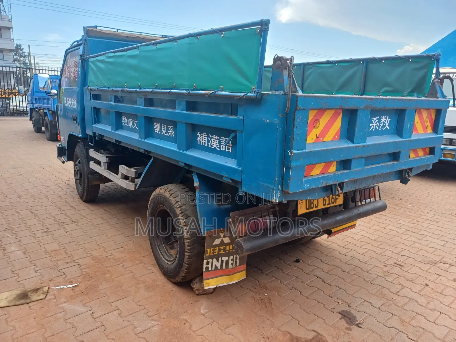 Canter Tipper
