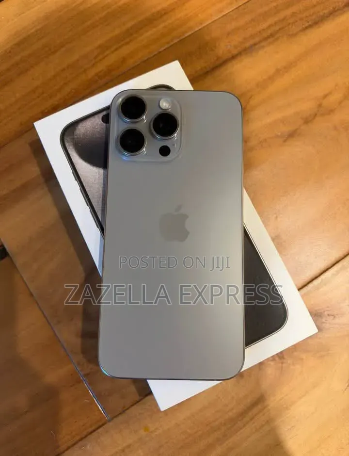 New Apple iPhone 15 Pro Max 256 GB White