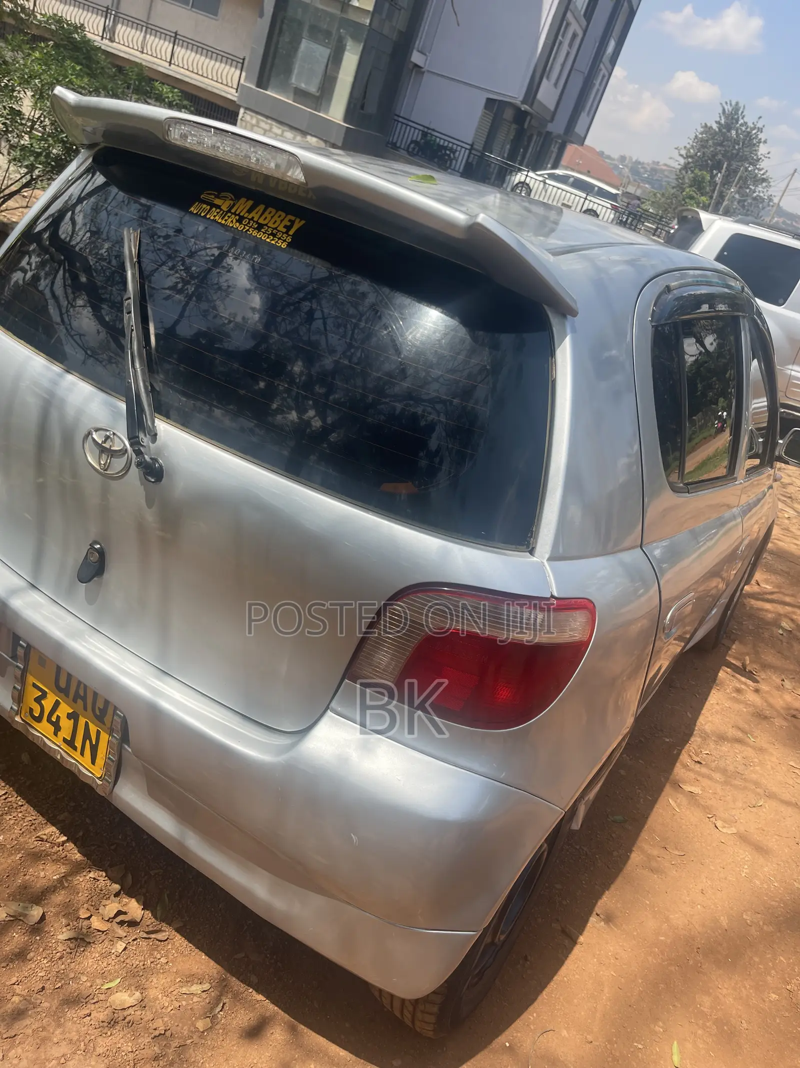 Toyota Vitz 2000 Silver