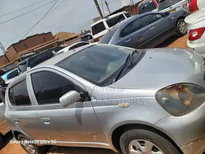 Toyota Vitz 1.3 AWD 3dr 2000 Silver