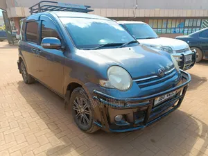 Toyota Sienta 2007 Gray