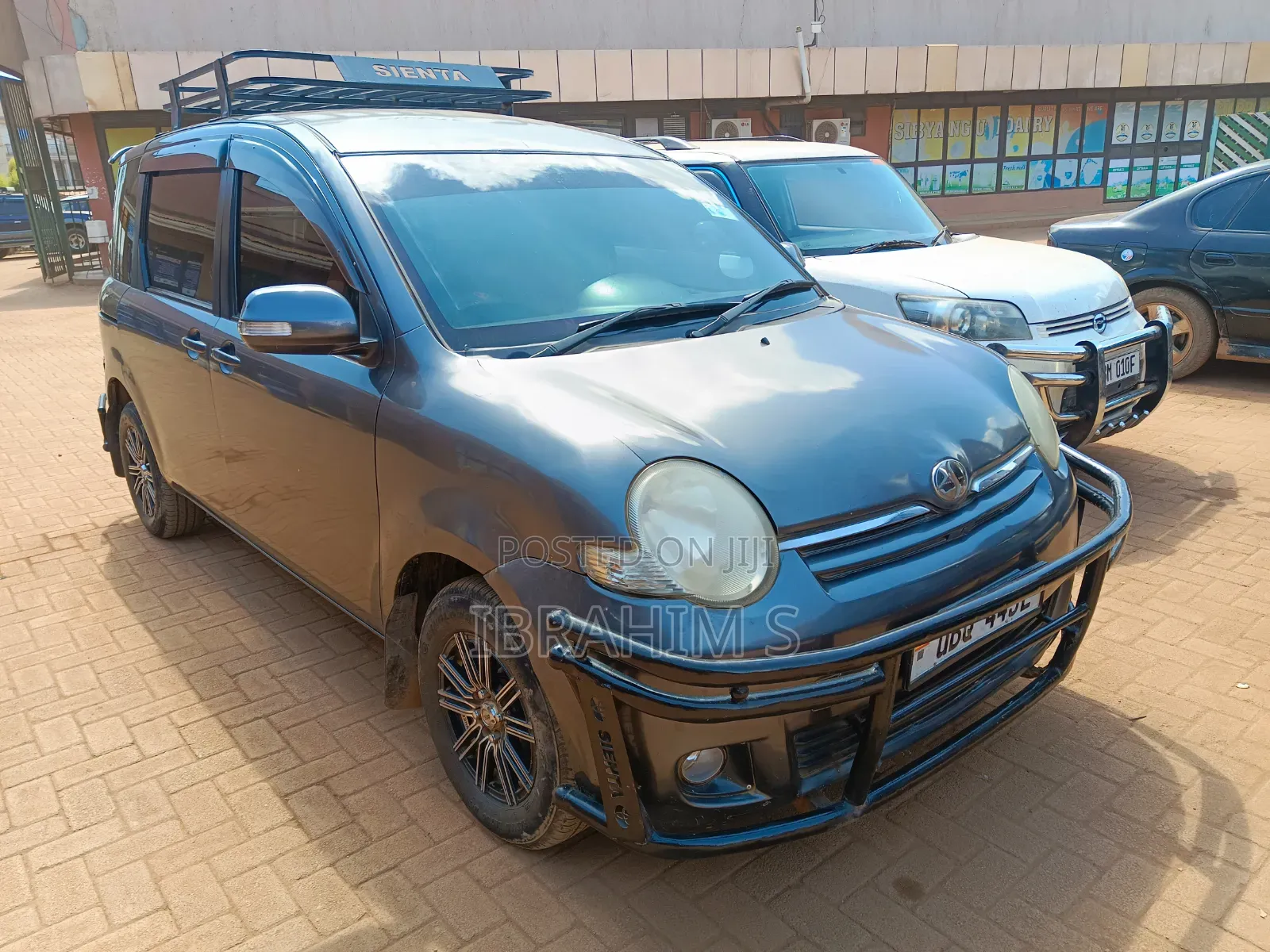 Toyota Sienta 2007 Gray